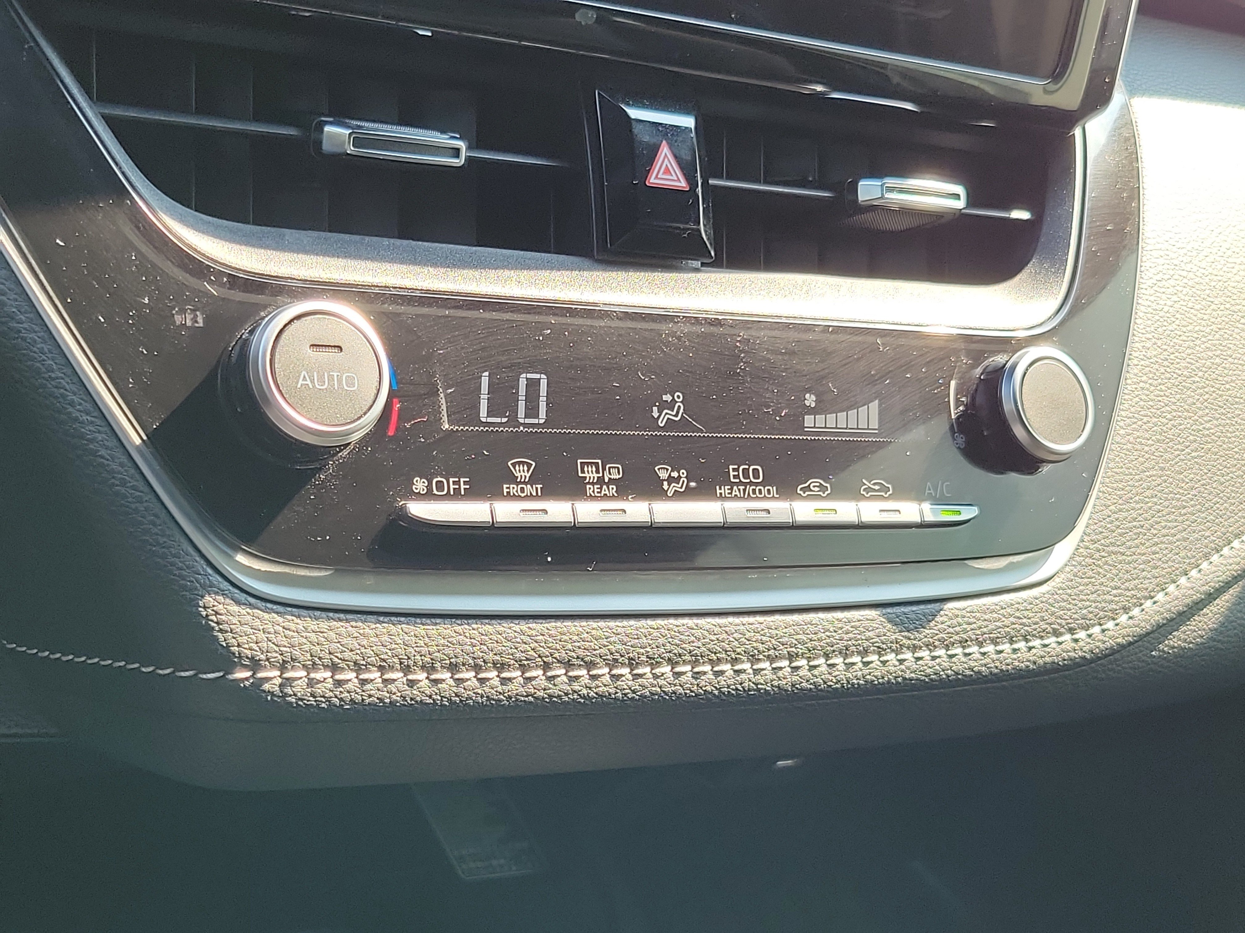 Certified 2025 Toyota Corolla SE w/ SE Package FWD image 28