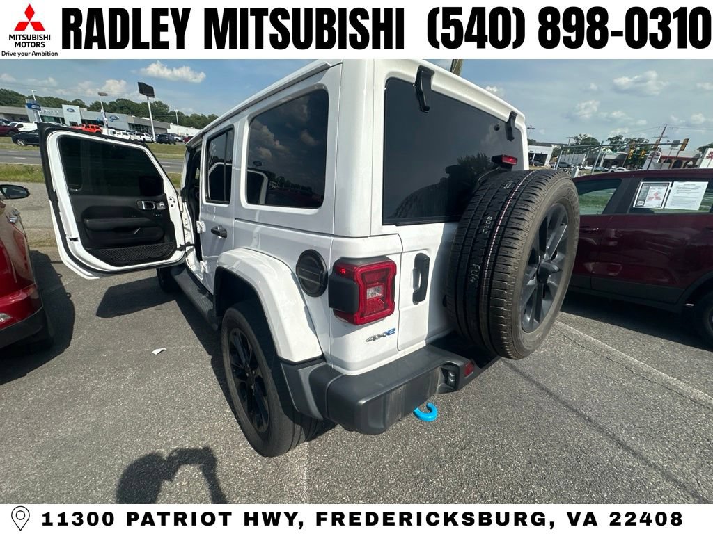 Used 2023 Jeep Wrangler Unlimited Sahara w/ Cold Weather Group AWD/4WD image 6