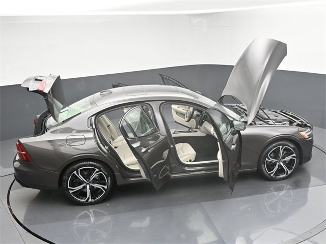 Used 2025 Volvo S60 B5 Plus w/ Protection Package Premier image 43