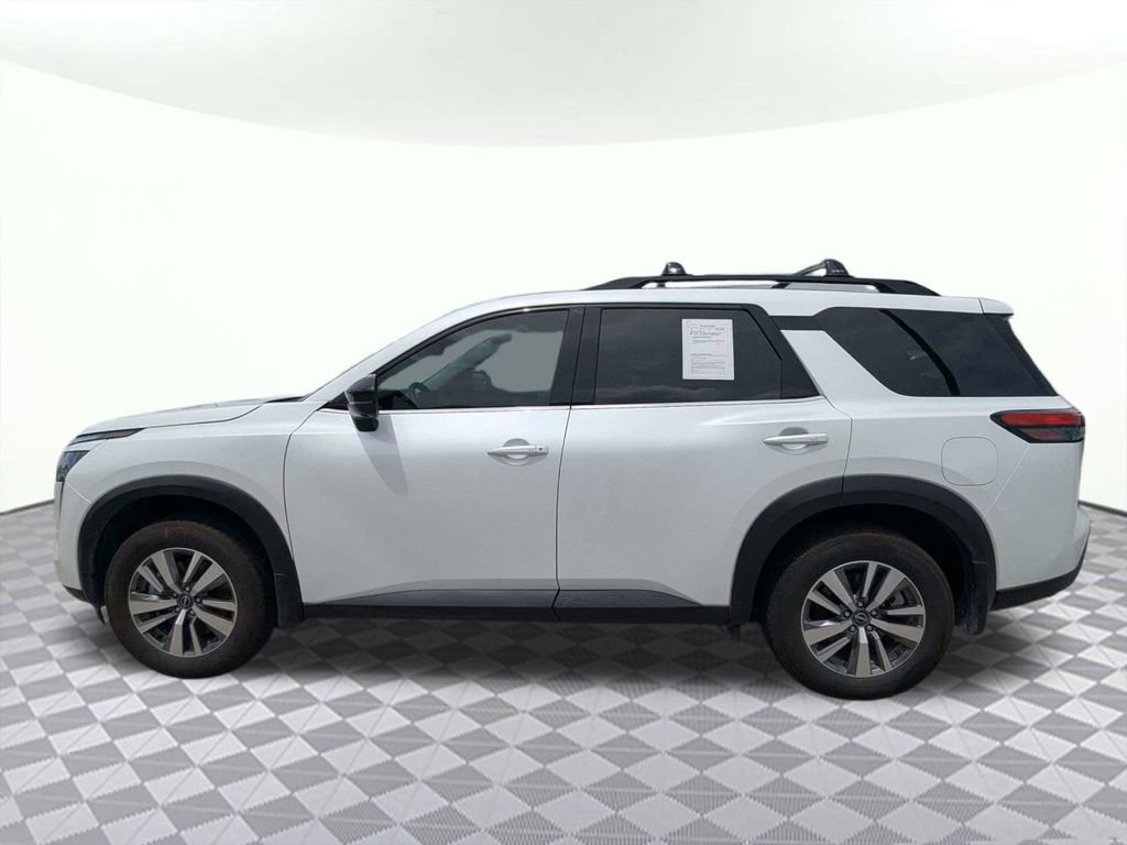 Used 2026 Nissan Pathfinder SL FWD image 6