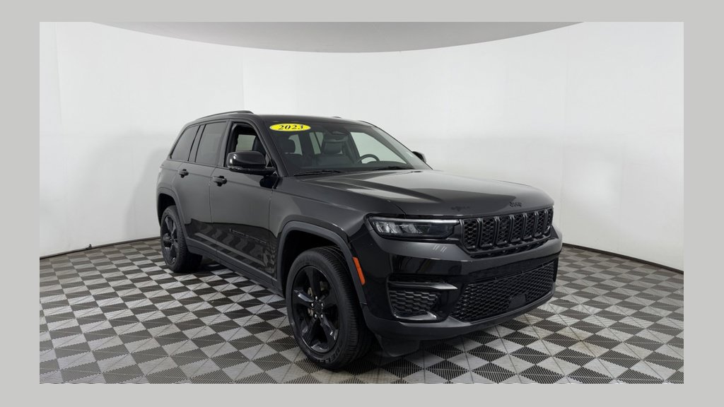 Used 2023 Jeep Grand Cherokee Altitude