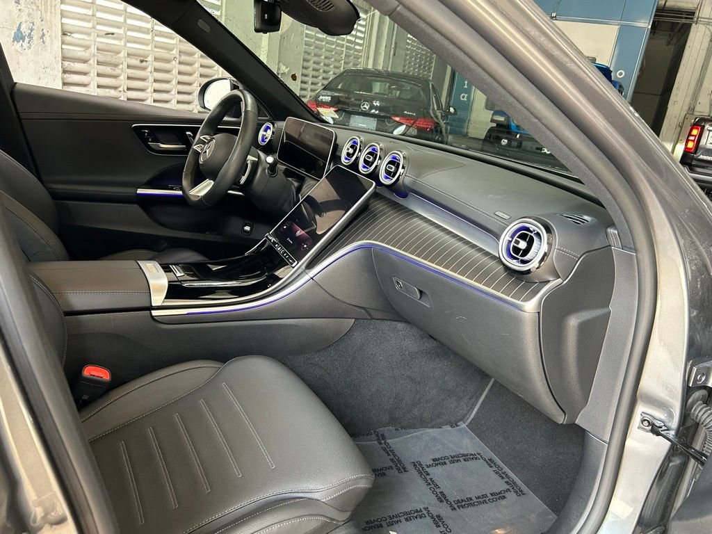 Used 2025 Mercedes-Benz C 300 4MATIC Sedan image 41