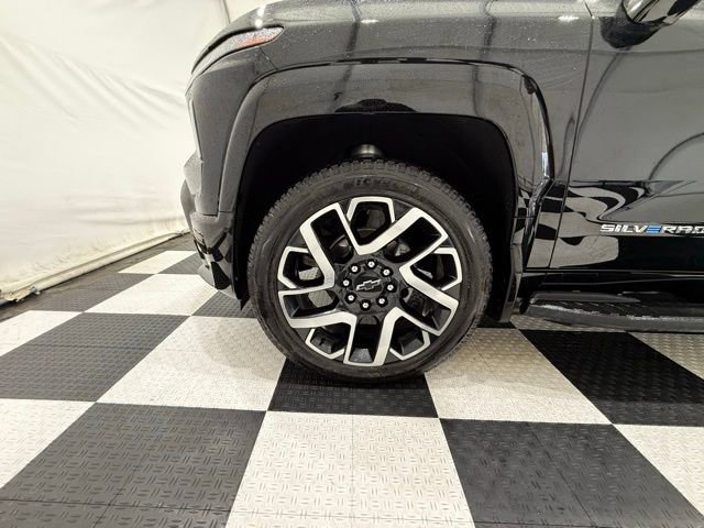 Used 2024 Chevrolet Silverado EV RST image 11