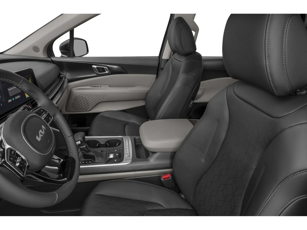 Used 2025 Kia Carnival FWD image 7