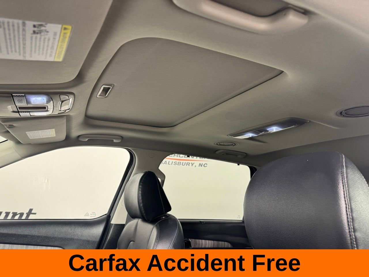 Used 2024 Kia Telluride EX image 3