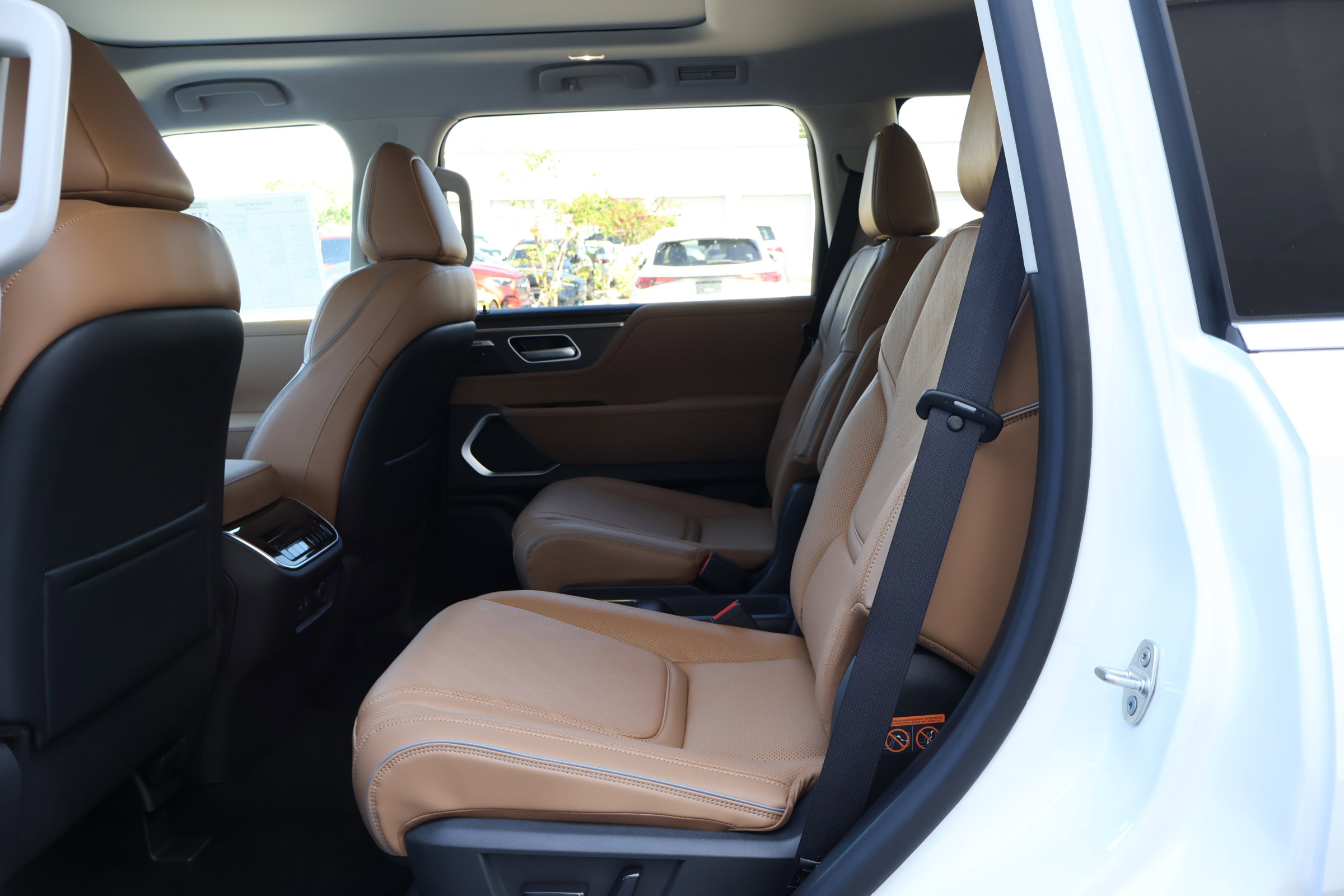 New 2026 INFINITI QX80 Luxe image 15