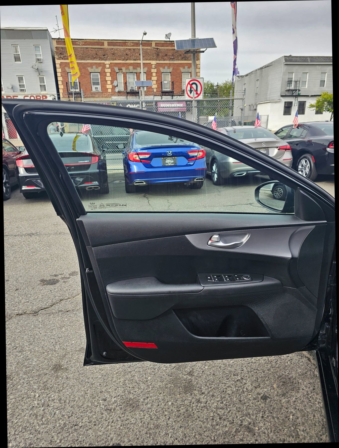 Used 2023 Kia Forte LXS image 11