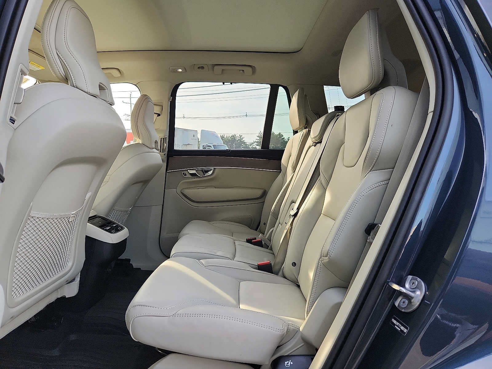 Used 2026 Volvo XC90 B6 Ultra w/ Protection Package Premier AWD/4WD image 10