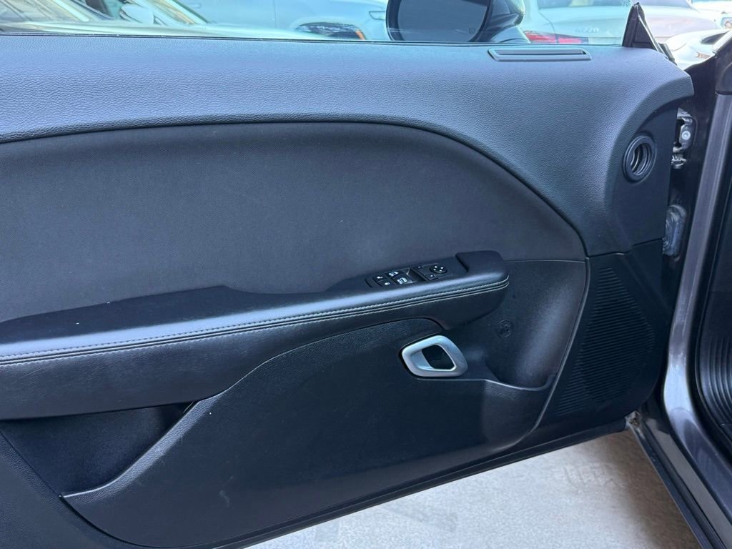Used 2018 Dodge Challenger SXT image 18