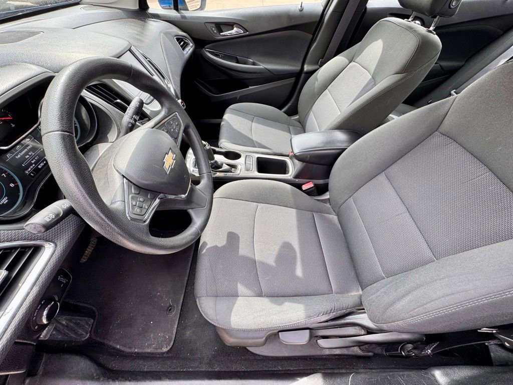 Used 2017 Chevrolet Cruze LT image 8