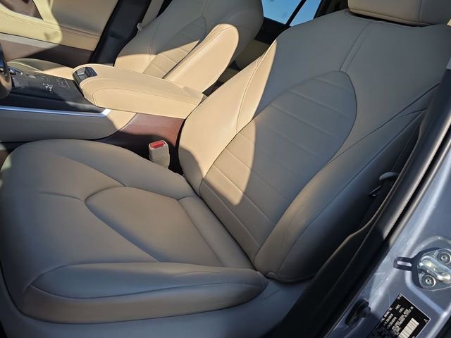 Used 2021 Toyota Highlander XLE image 18