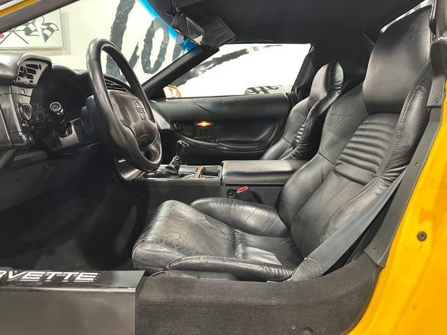 Used 1996 Chevrolet Corvette Convertible RWD image 10