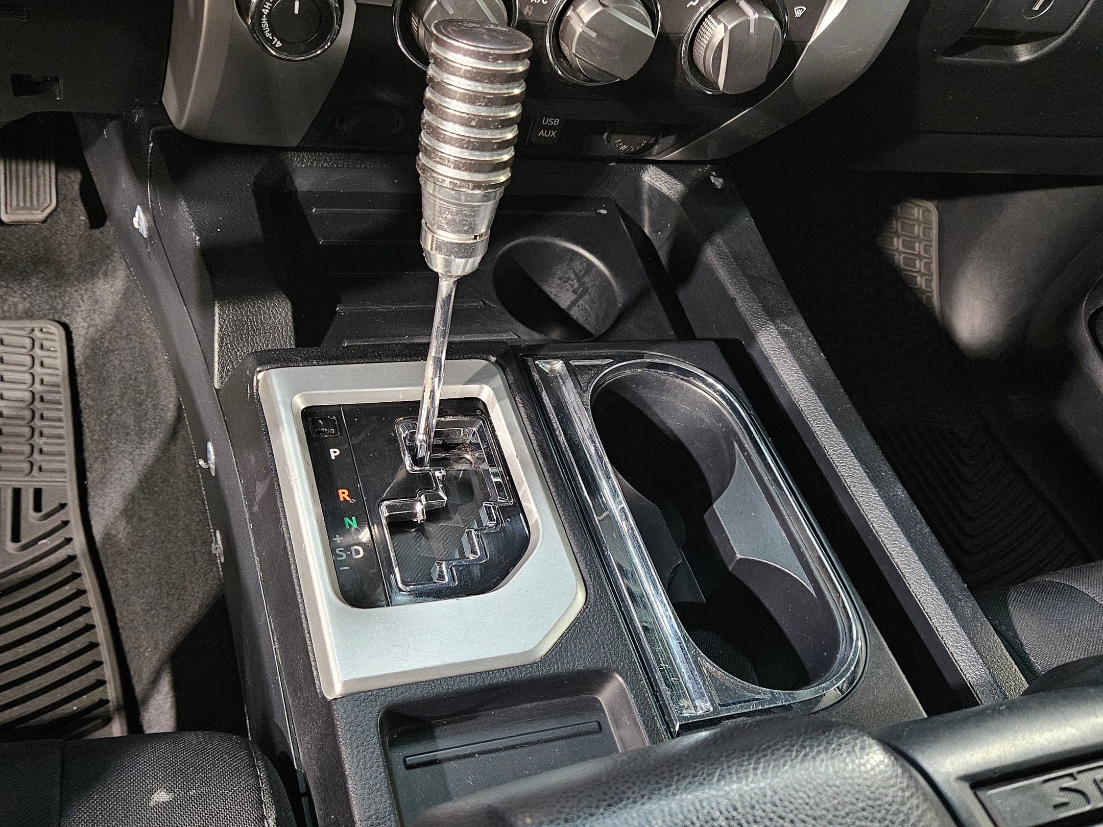 Used 2018 Toyota Tundra SR5 w/ SR5 Upgrade Package image 32