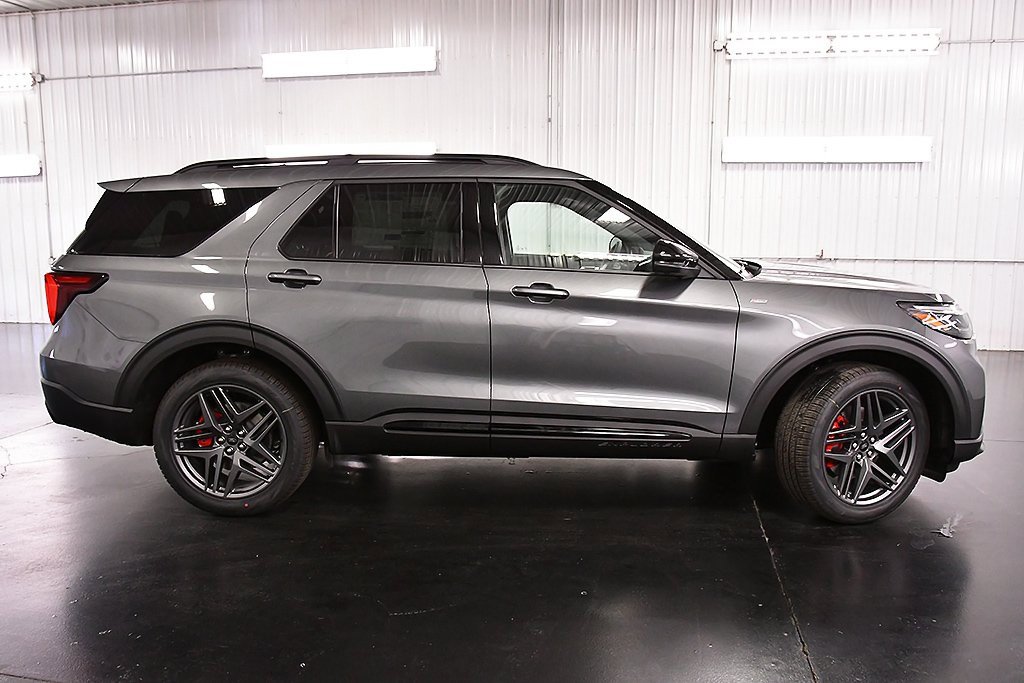 New 2026 Ford Explorer ST-Line image 8