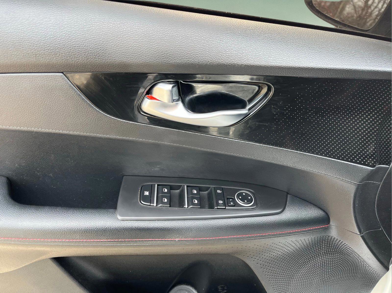 Used 2023 Kia Forte GT w/ GT2 Package image 10