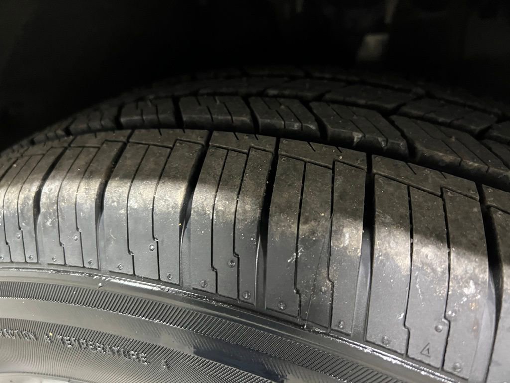 Used 2023 Kia Carnival LX image 35