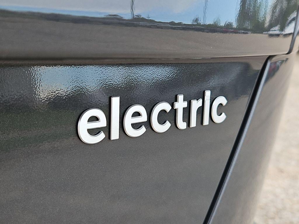New 2025 Hyundai Kona SEL FWD image 8