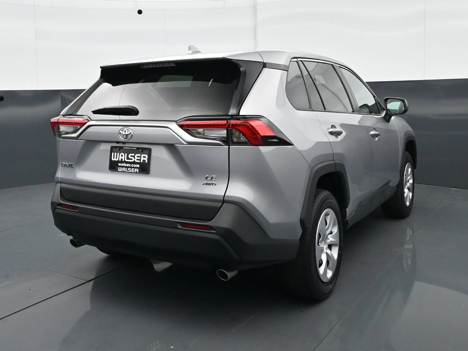 Used 2024 Toyota RAV4 LE AWD/4WD image 6