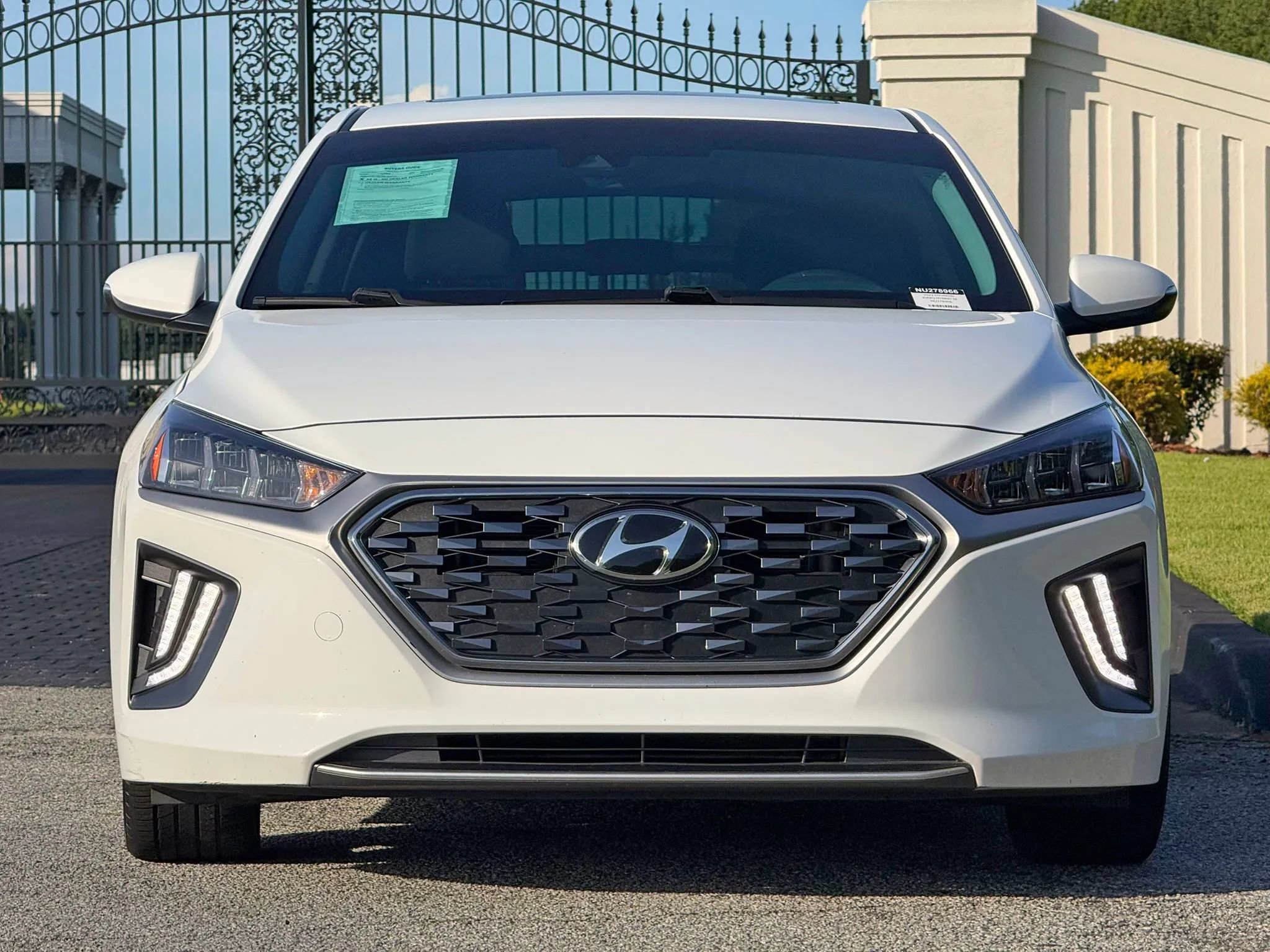 Used 2022 Hyundai Ioniq SEL FWD image 3