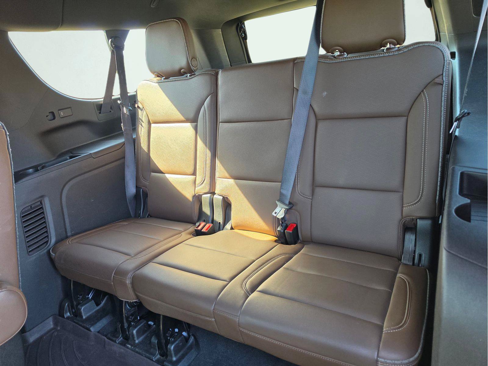Used 2021 Chevrolet Suburban High Country AWD/4WD image 15