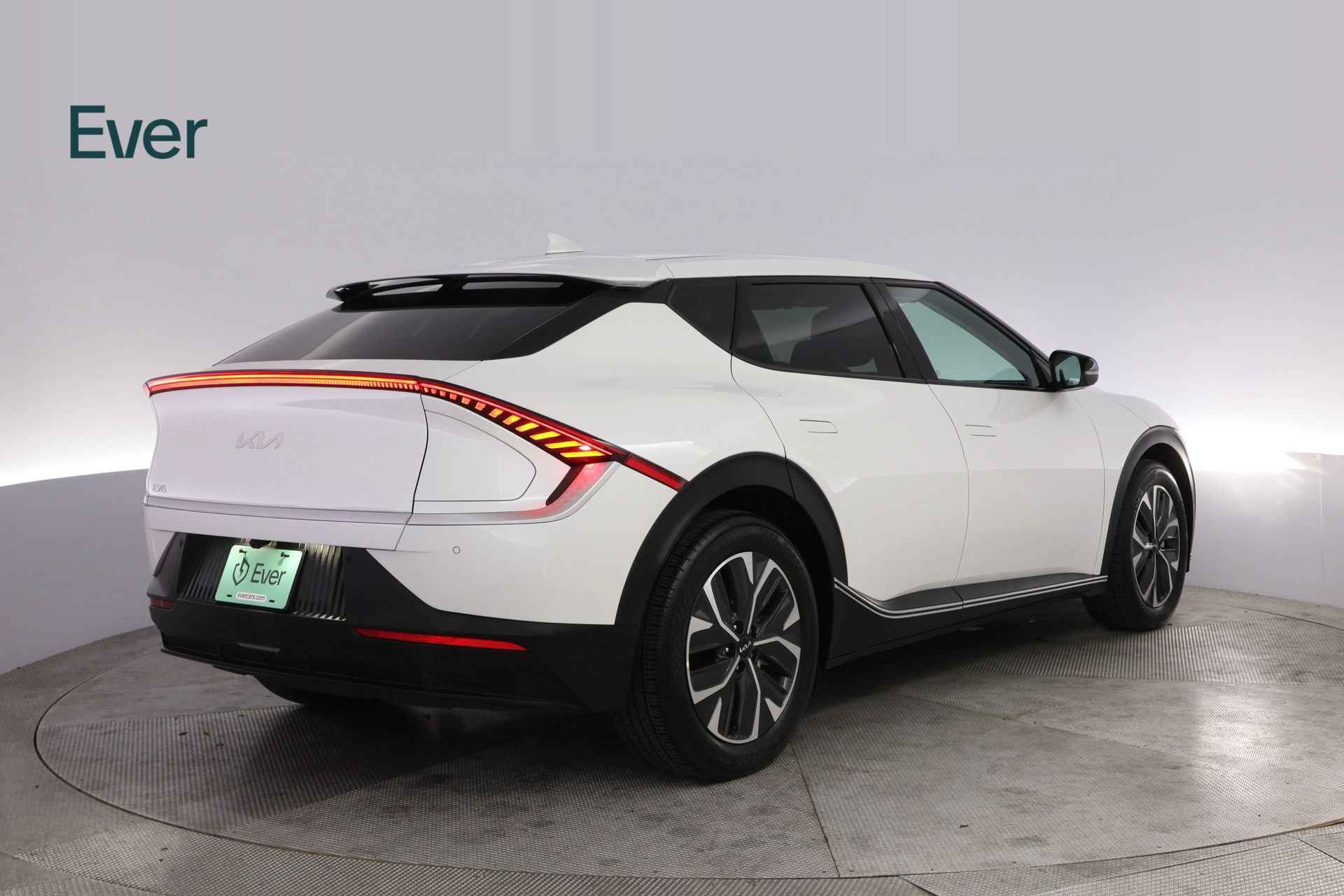 Used 2024 Kia EV6 Light RWD image 3