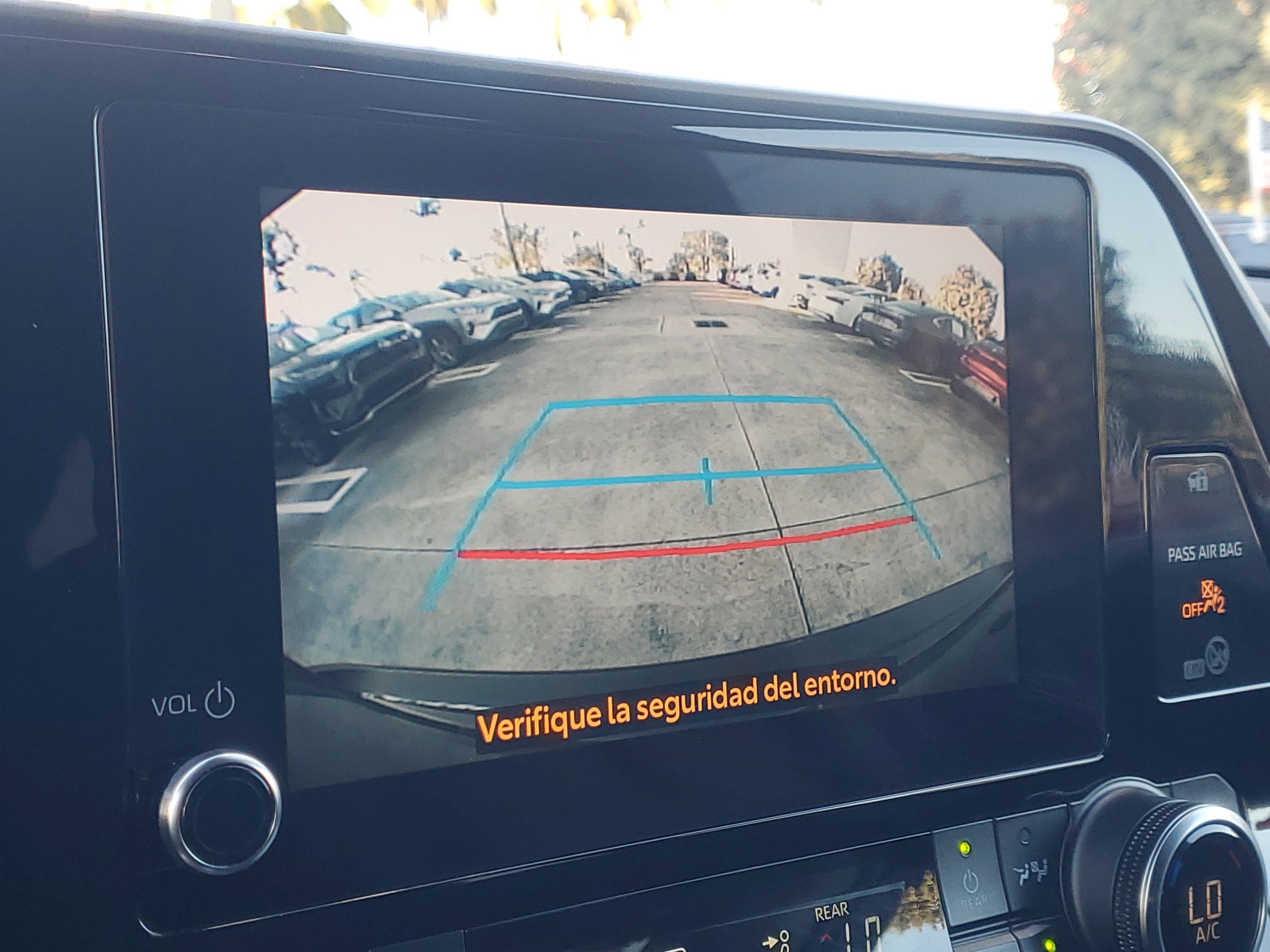 Used 2023 Toyota Highlander LE image 29