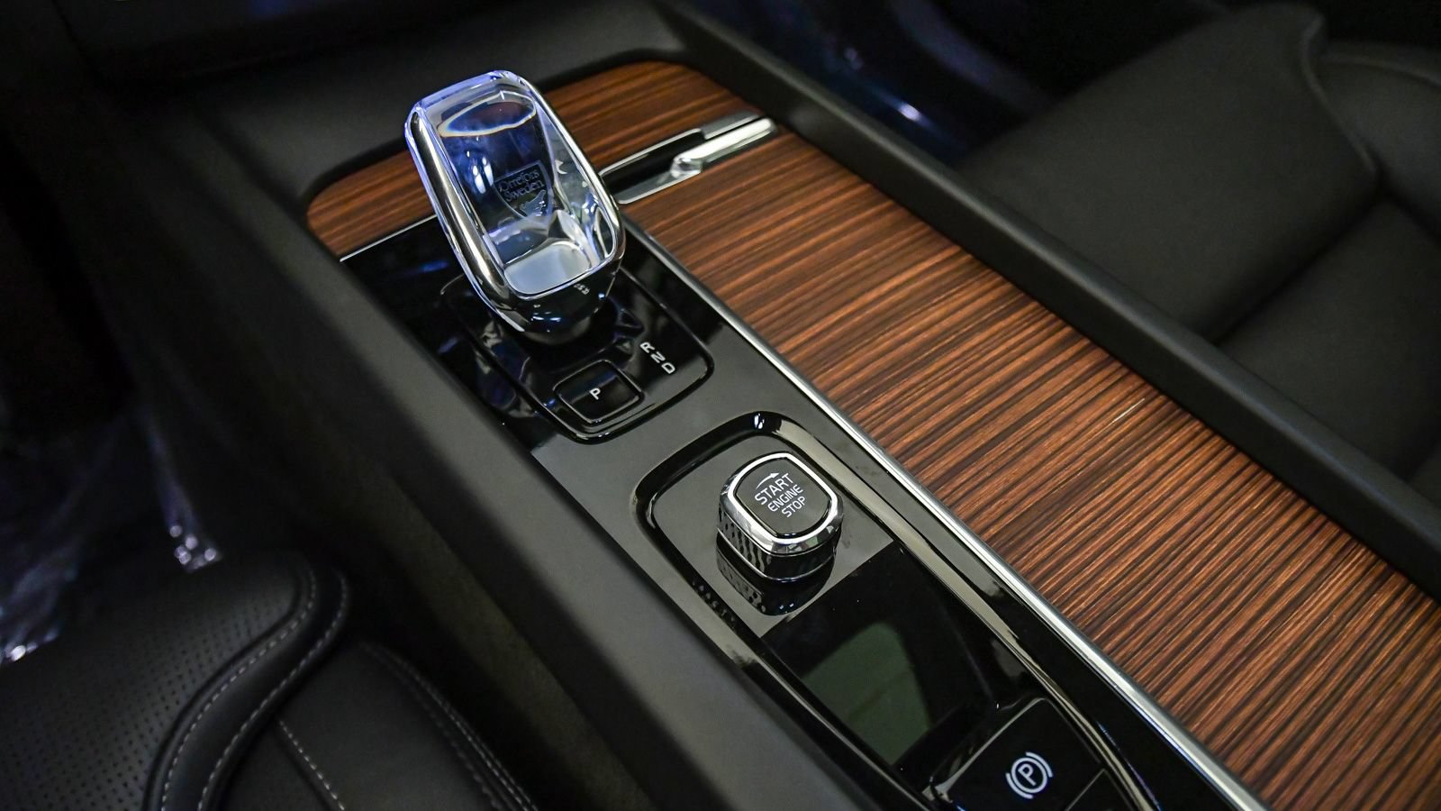 Certified 2023 Volvo XC60 B5 Ultimate w/ Climate Package FWD image 20