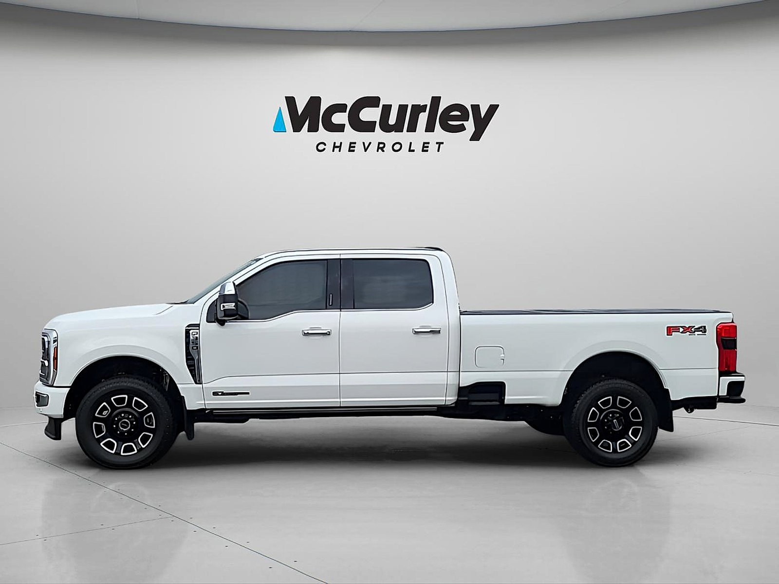 Used 2024 Ford F350 Platinum AWD/4WD image 7