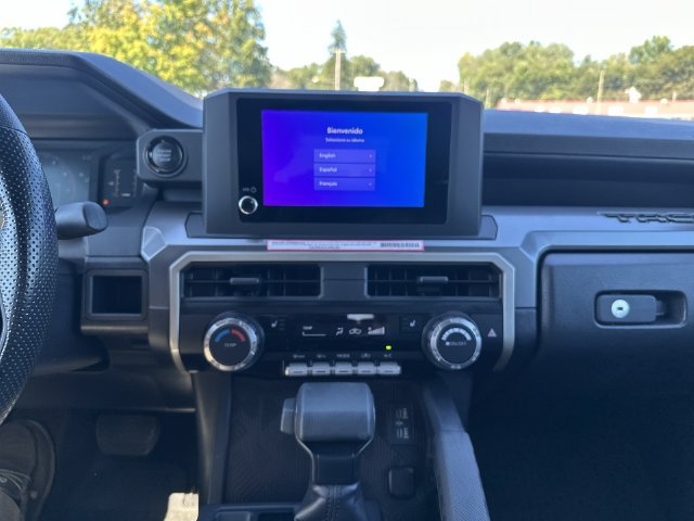 Used 2024 Toyota Tacoma SR5 AWD/4WD image 15