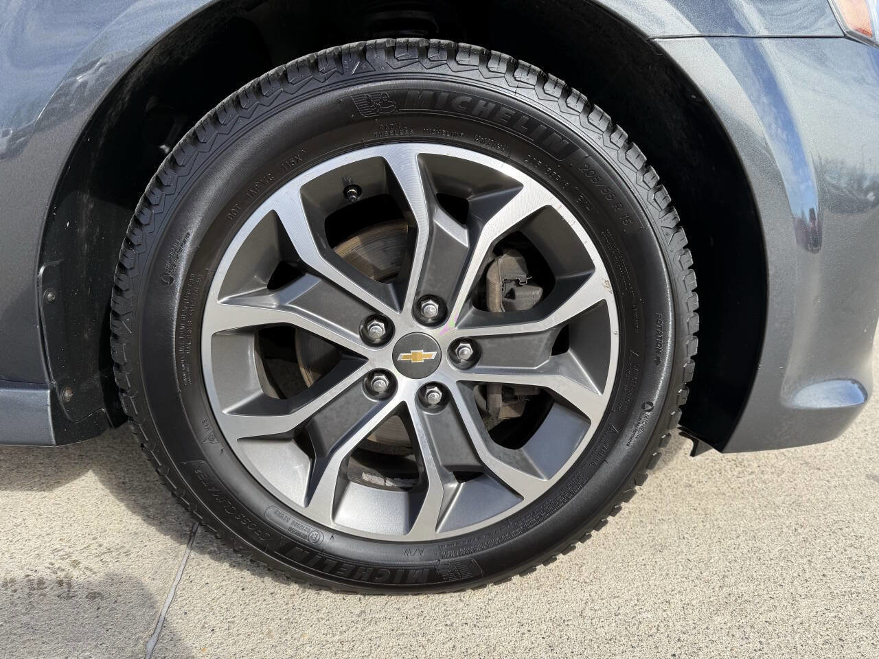 Used 2017 Chevrolet Sonic LT w/ Convenience Package FWD image 10