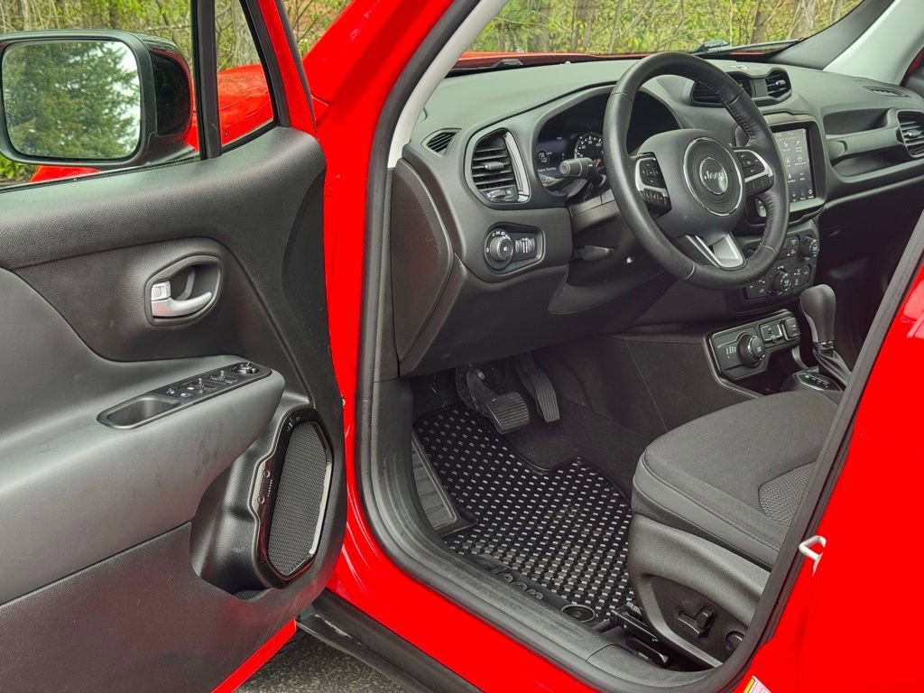 Used 2023 Jeep Renegade Altitude w/ Sun/Sound Group image 6