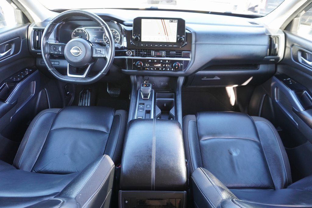 Used 2023 Nissan Pathfinder SL image 14