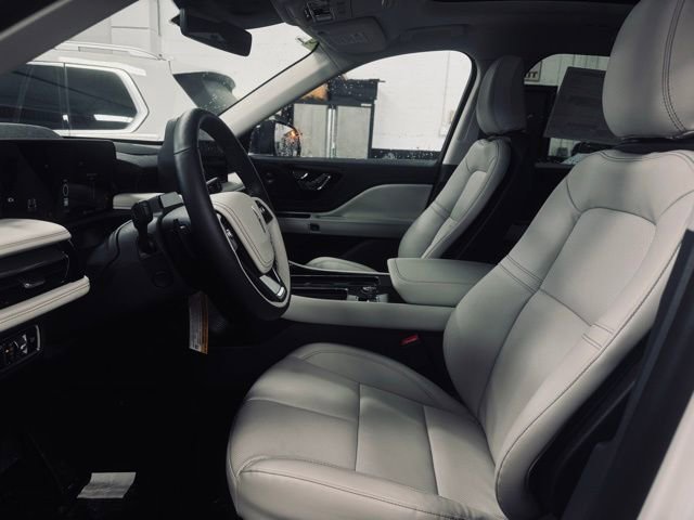 New 2026 Lincoln Aviator AWD image 16