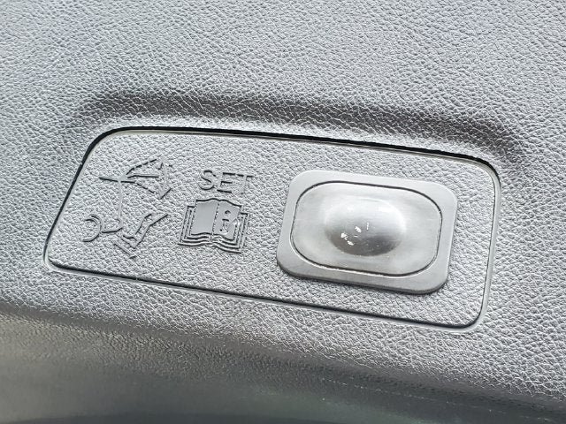 Used 2015 Lincoln MKC AWD w/ Equipment Group 102A Reserve image 32