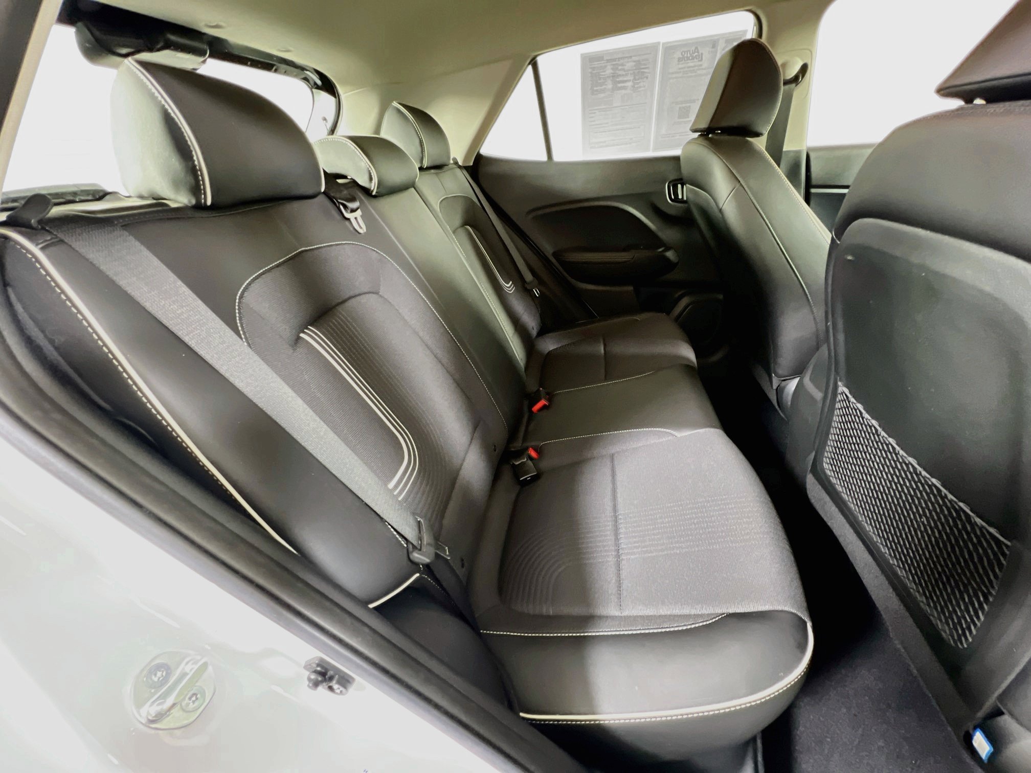 Used 2023 Hyundai Venue Limited FWD image 26