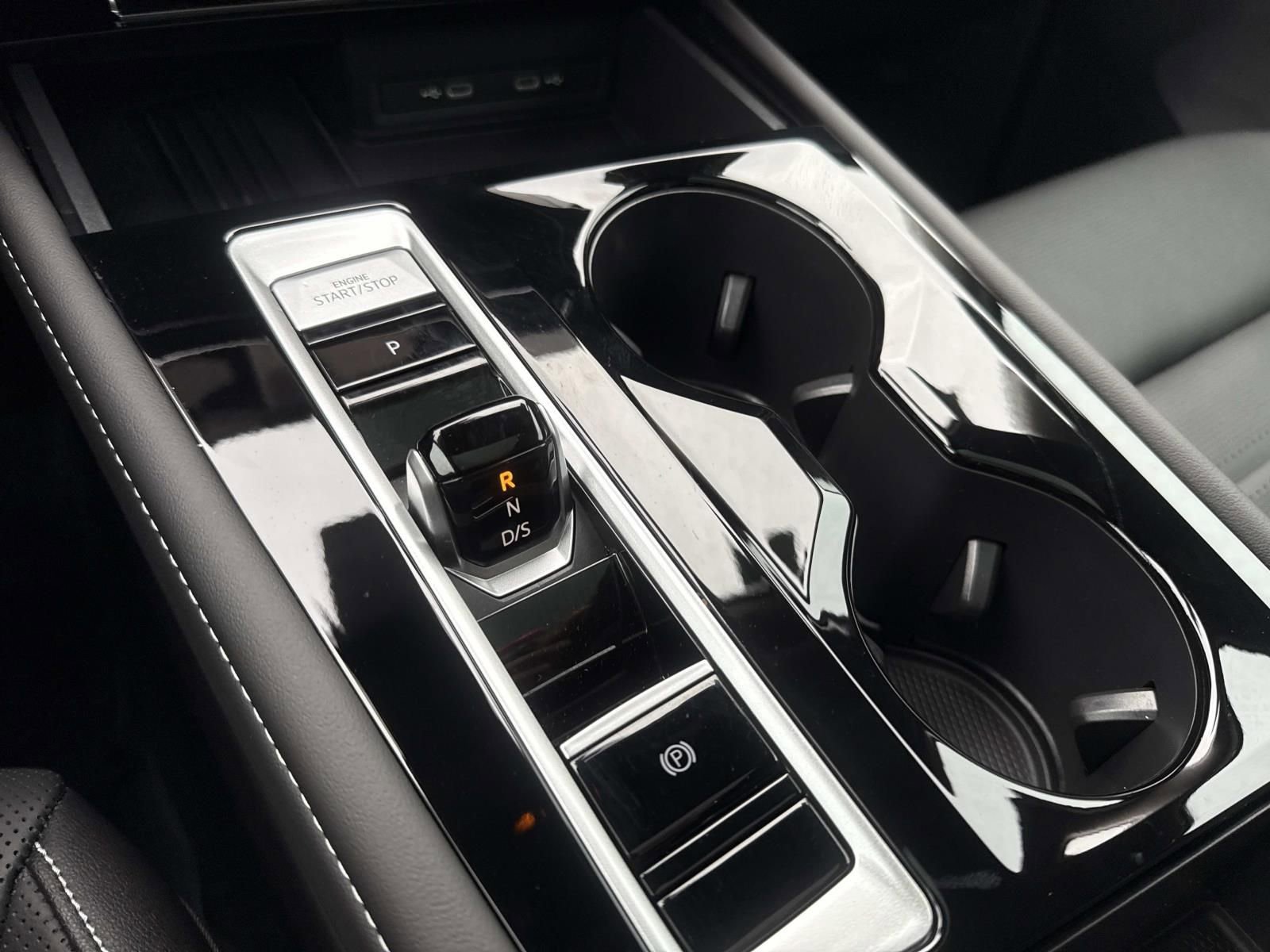 Certified 2025 Volkswagen Atlas SEL image 29