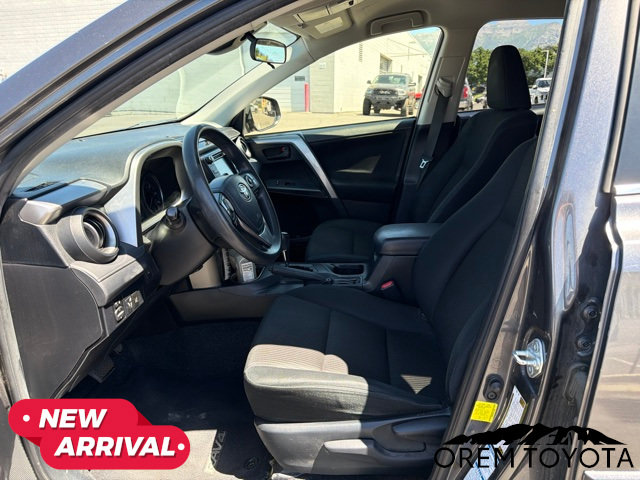Used 2018 Toyota RAV4 LE w/ Carpet Mat Package AWD/4WD image 20