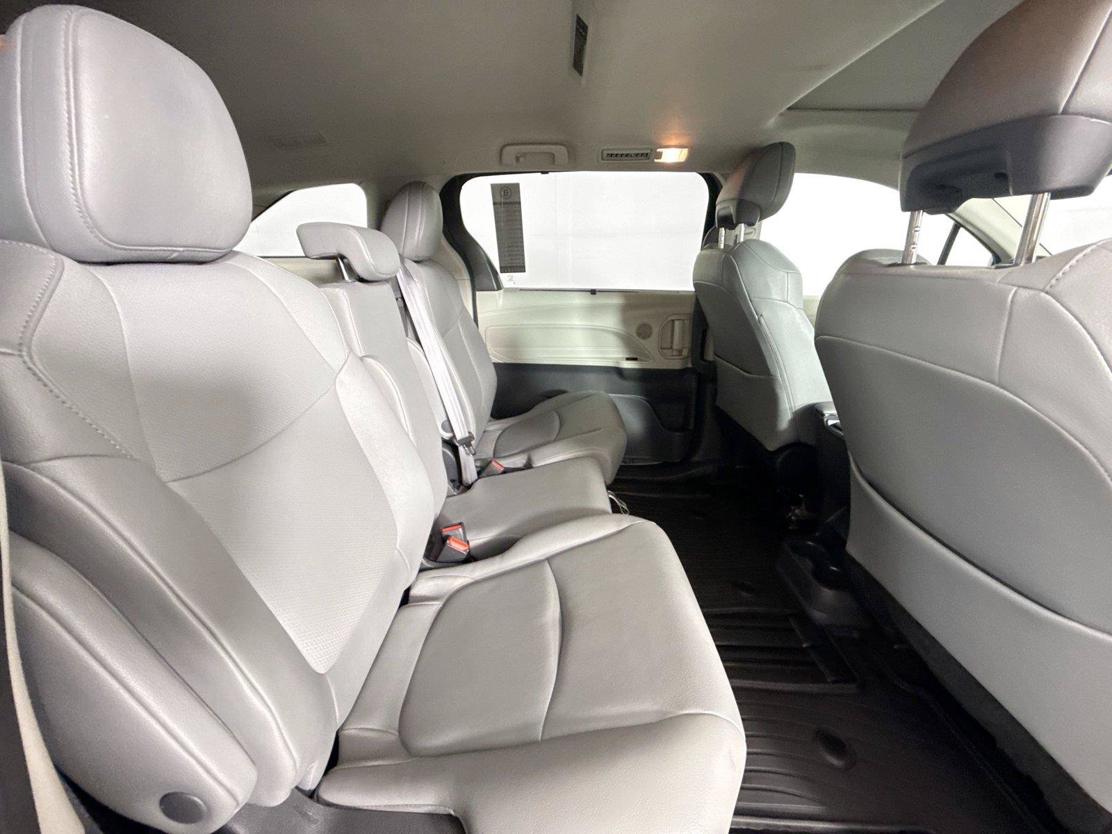 Certified 2024 Toyota Sienna XLE FWD image 40