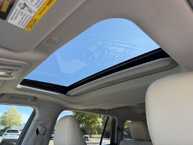 Used 2020 Toyota Highlander Limited FWD image 25