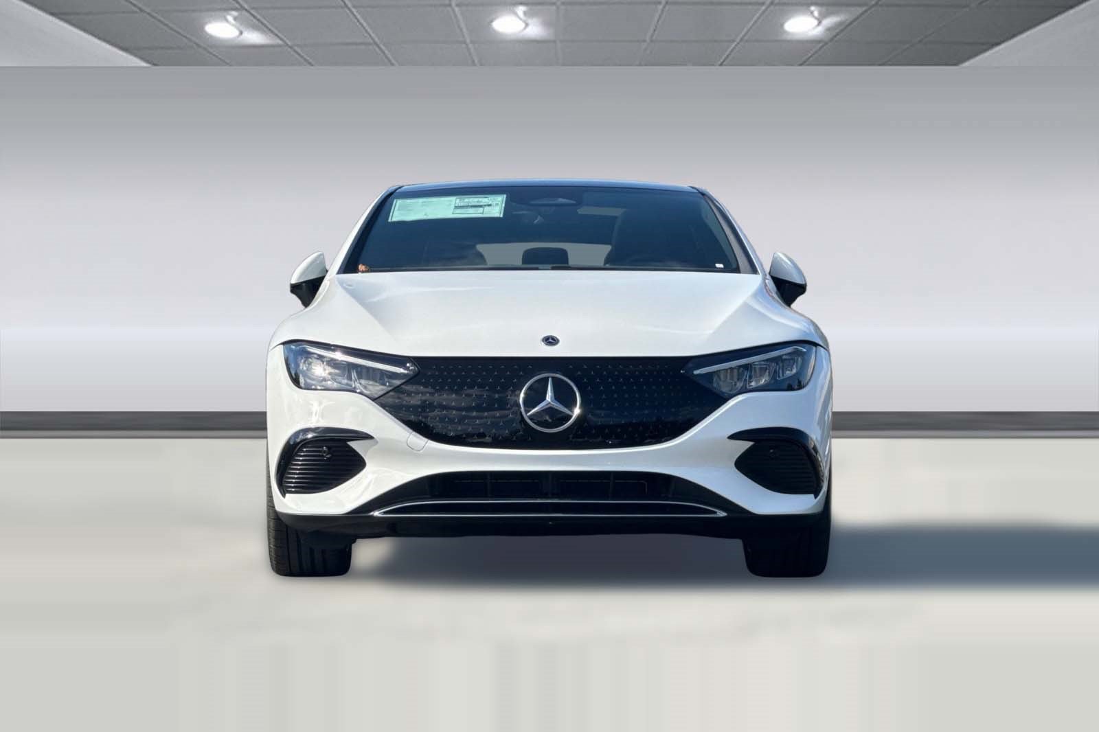 Used 2026 Mercedes-Benz EQE 320 4MATIC Sedan image 6