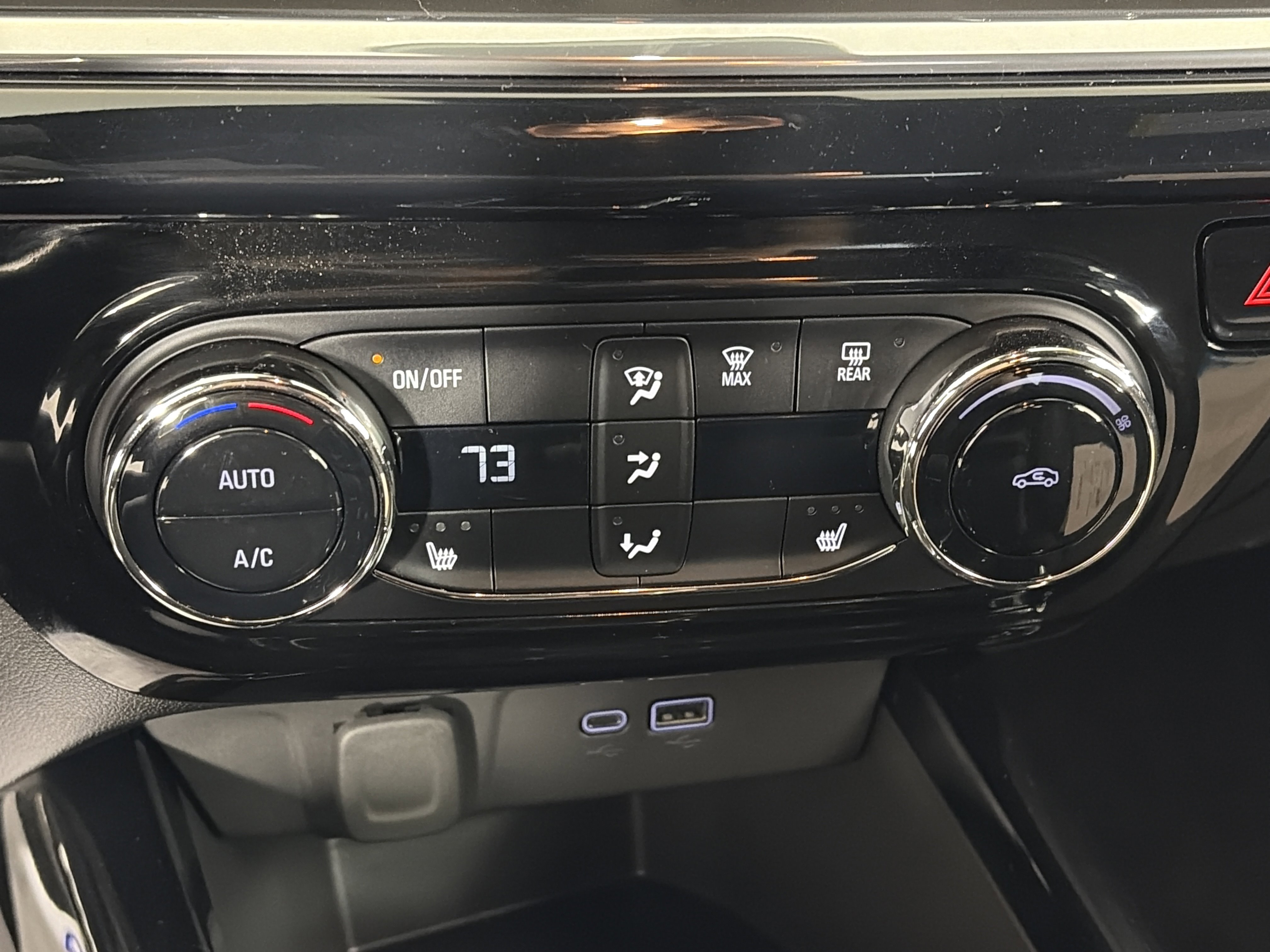 Used 2024 Chevrolet Trax RS image 20