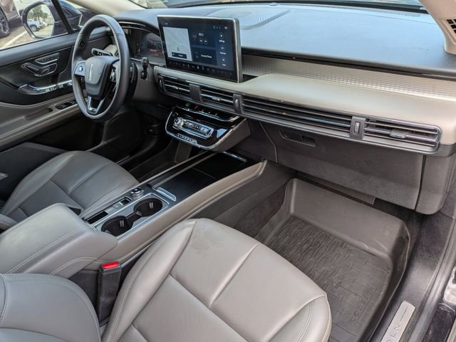 Used 2025 Lincoln Corsair FWD w/ Equipment Group 101A image 31