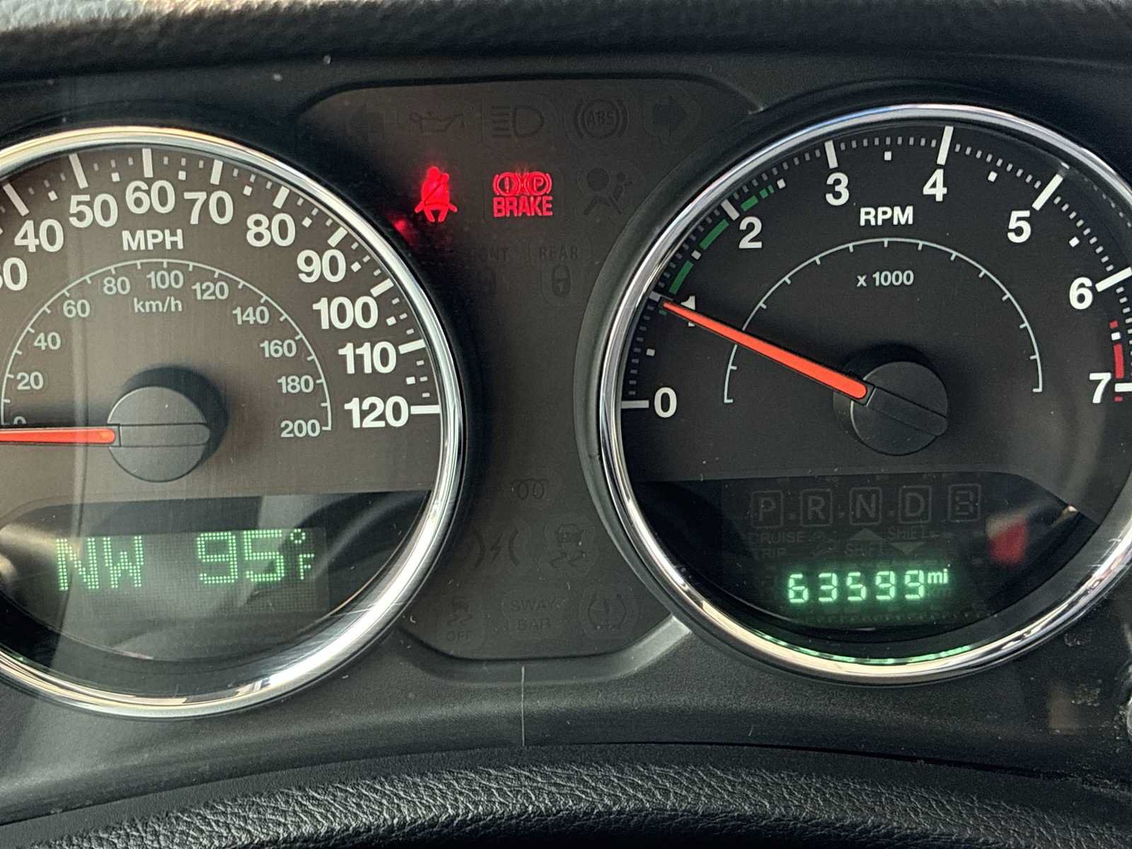 Used 2017 Jeep Wrangler Sahara w/ Connectivity Group AWD/4WD image 10