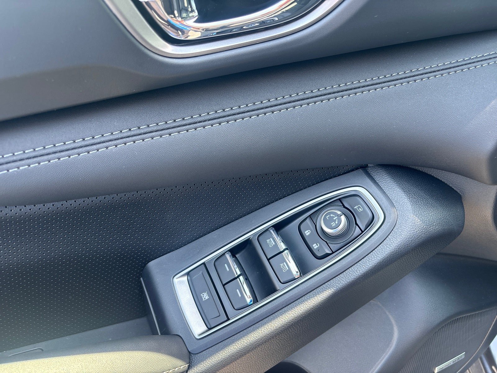 New 2026 Subaru Ascent Limited AWD/4WD image 11