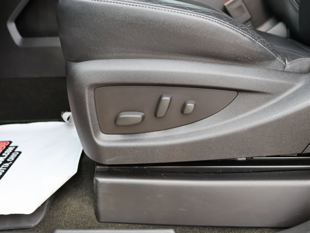 Used 2016 Chevrolet Silverado 3500 LTZ image 13