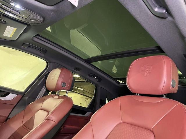 Certified 2025 Porsche Cayenne E-Hybrid image 19