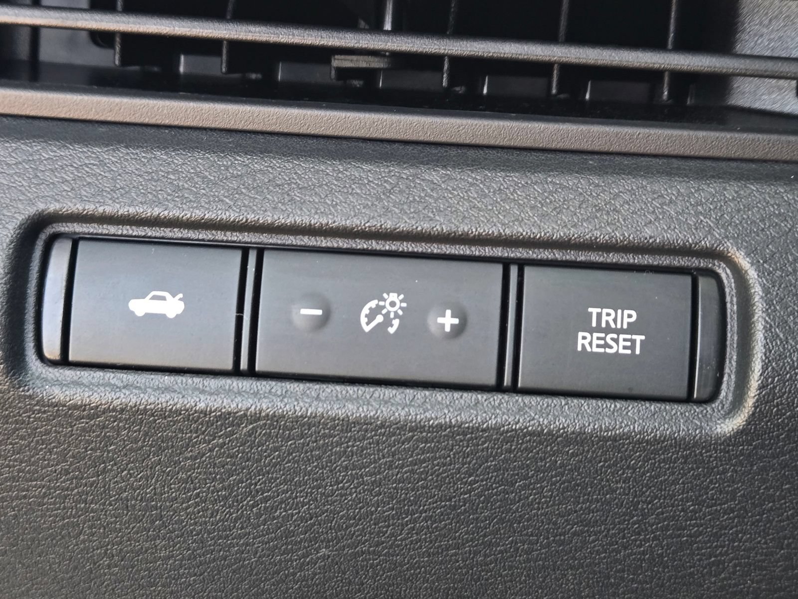 Used 2022 Nissan Altima 2.0 SR FWD image 21