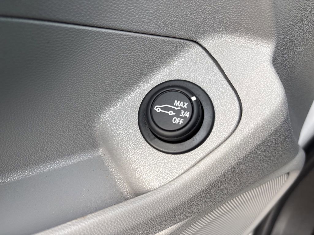 Used 2022 GMC Terrain SLE w/ Driver Convenience Package image 17