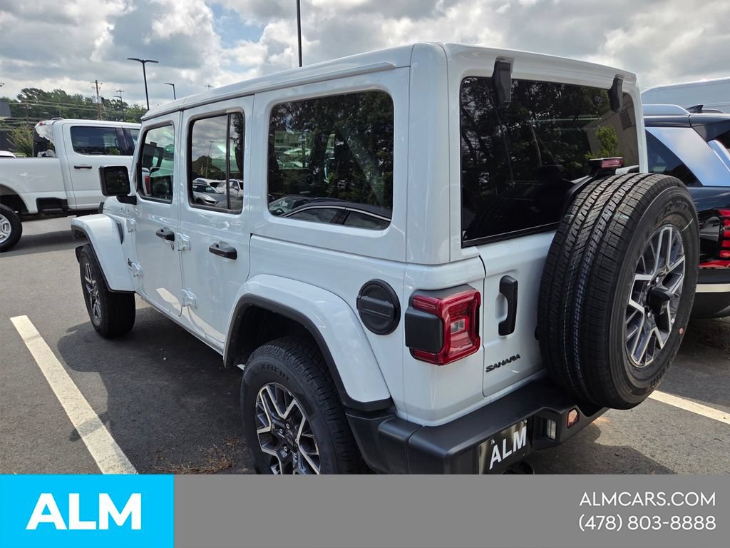 Used 2025 Jeep Wrangler Unlimited Sahara AWD/4WD image 11