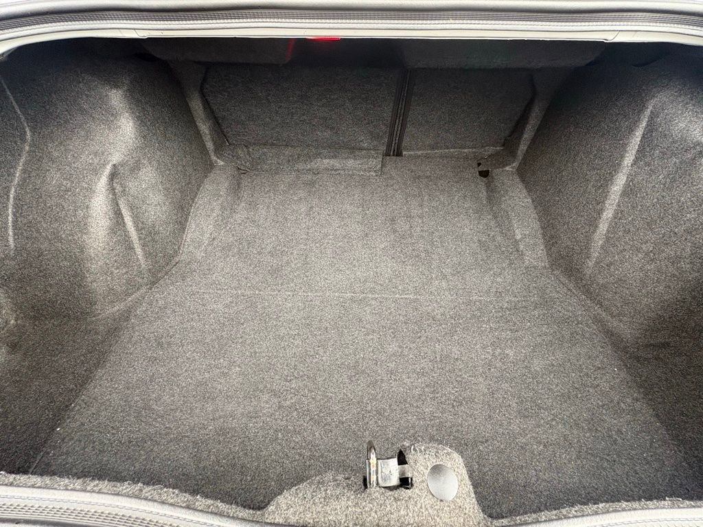 Used 2016 Dodge Challenger R/T Plus RWD image 9